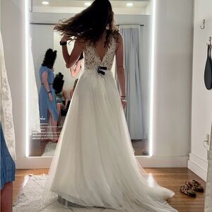 Brand new Size 10 Wedding dress